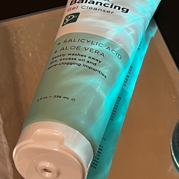 Core Clinicals OIL CONTROL Balancing Gel Cleanser brand new sealed 8 oz - Picture 3 of 8